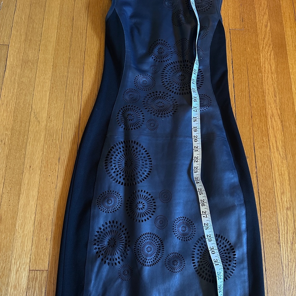 Elie Tahari navy blue/black lamb leather dress with Floral design, Size 0 - Picture 7 of 13